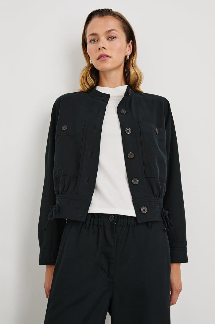 ALMA-BLACK-FRONT