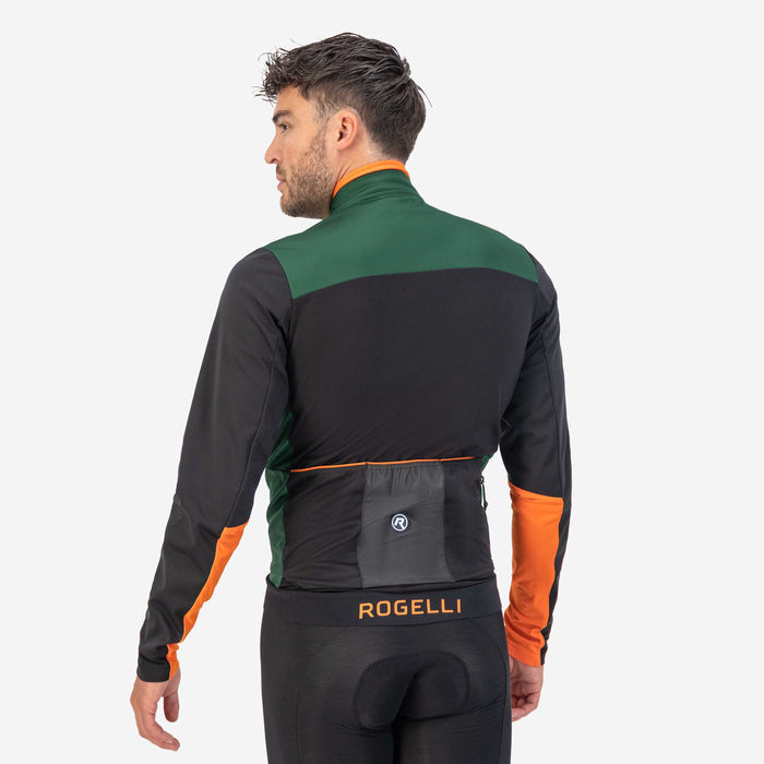 Rogelli Cadence fietsjack heren groen gedragen achterkant.