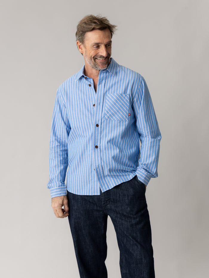 Modelshot / Light Blue / Detail