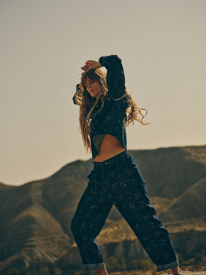 Modelshot / Dark Denim / Detail