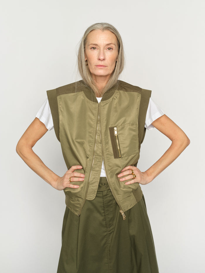 Modelshot / Olive Night / Detail