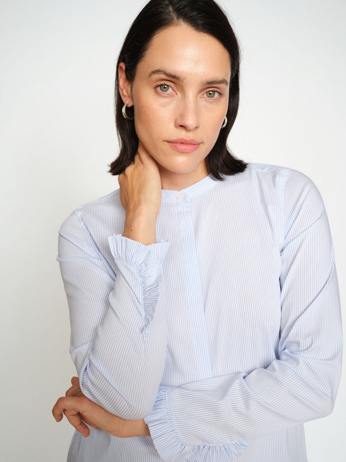 Modelshot / Light Blue / Detail