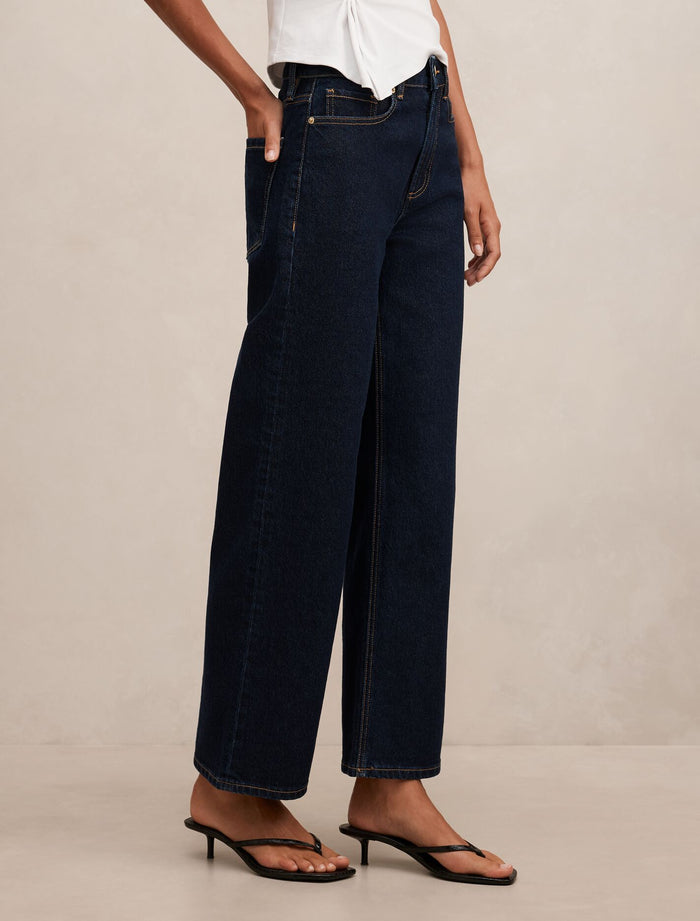 Nicki Mid-Rise Straight Jeans Forever New