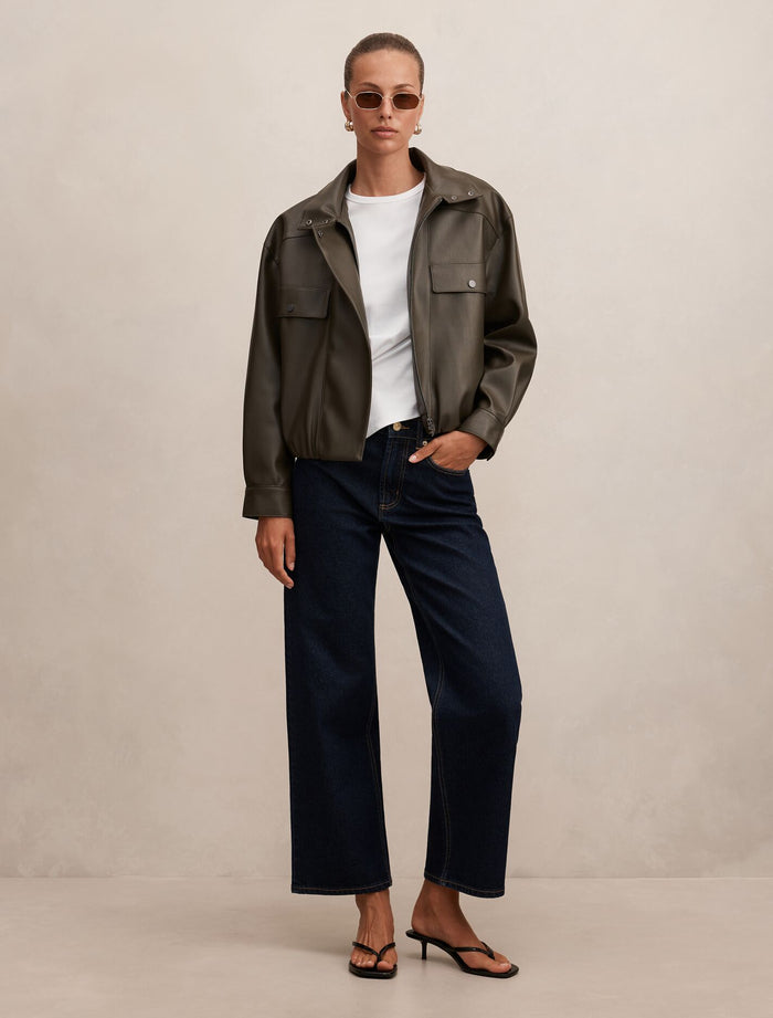Nicki Mid-Rise Straight Jeans Forever New