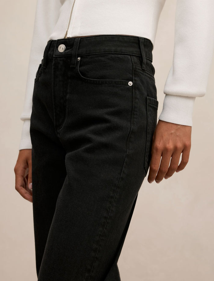 Nicki Mid-Rise Straight Jeans Forever New