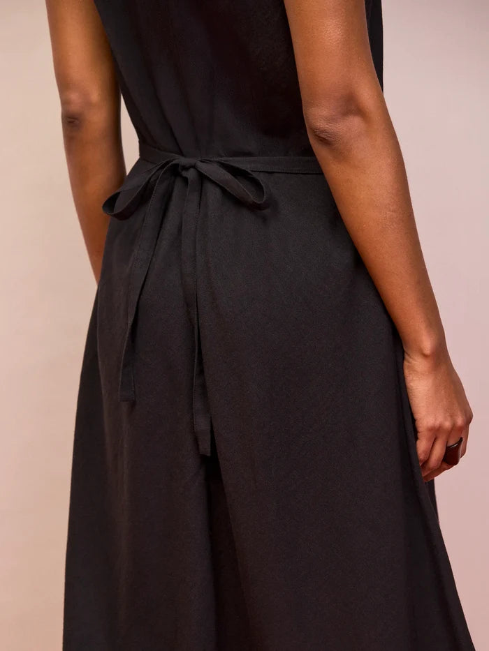 Black Racer-Neck Tie Back Dress With Linen