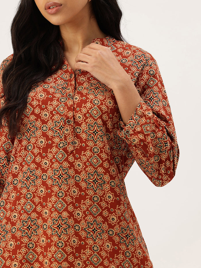 Red Ethnic Printed Mandarin Collar Tunic ,Red Tunic, Ethnic Tunic, Printed Tunic, Mandarin Collar Tunic, Womens Tunic, Ethnic Top, Indo Western Top, Fusion Wear, Indian Wear, Casual Wear, Festive Wear, Office Wear