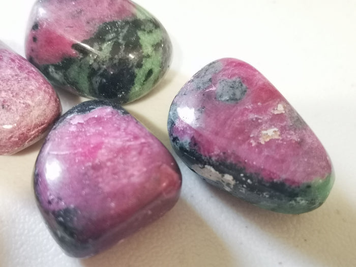 Earthstore® Ruby Zoisite gemstone healing, harmony, positive energy