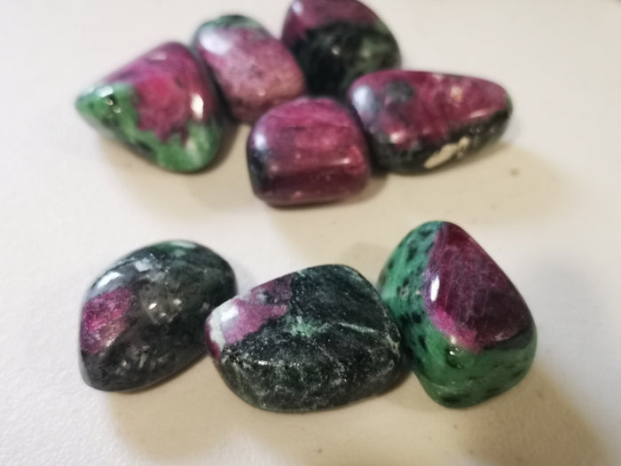 Earthstore® Ruby Zoisite gemstone healing, harmony, positive energy