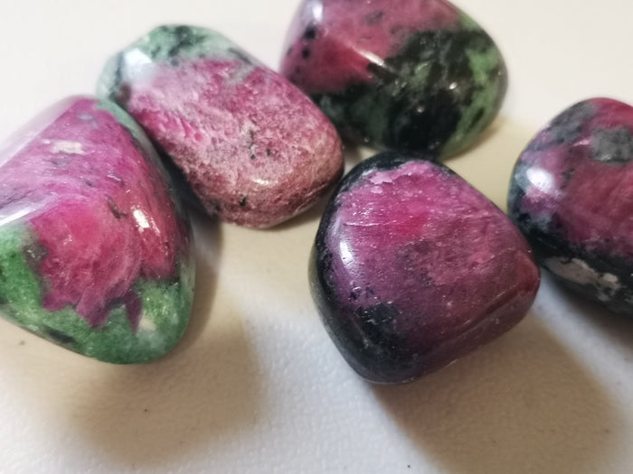 Earthstore® Ruby Zoisite gemstone healing, harmony, positive energy