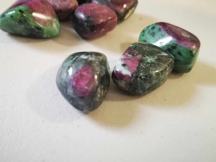Earthstore® Ruby Zoisite gemstone healing, harmony, positive energy