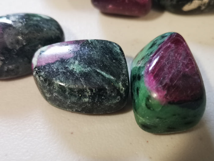 Earthstore® Ruby Zoisite gemstone healing, harmony, positive energy