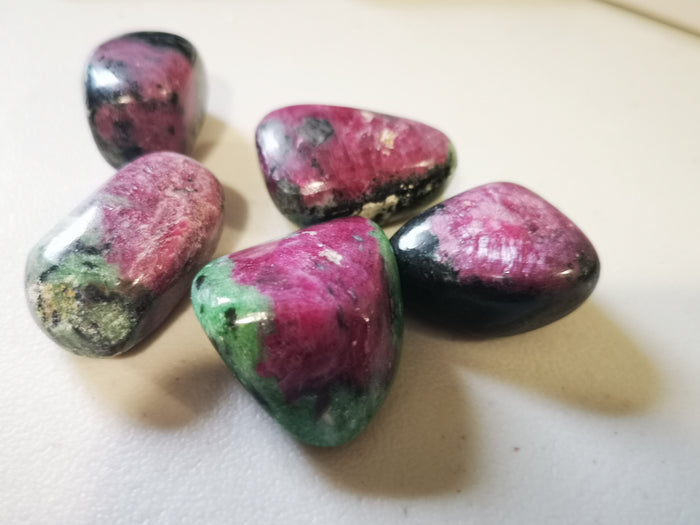 Earthstore® Ruby Zoisite gemstone healing, harmony, positive energy
