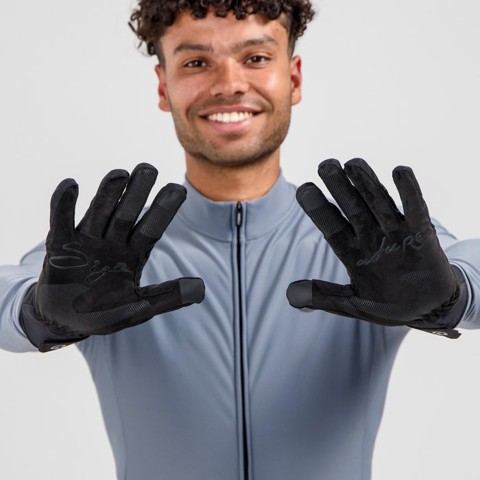 Rogelli Signature fietshandschoenen winter heren zwart gedragen binnenkant.