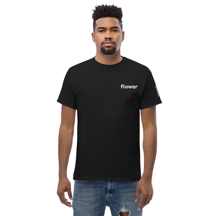 T-shirt Classique Flower Noir face - logo flower sur la poitrine