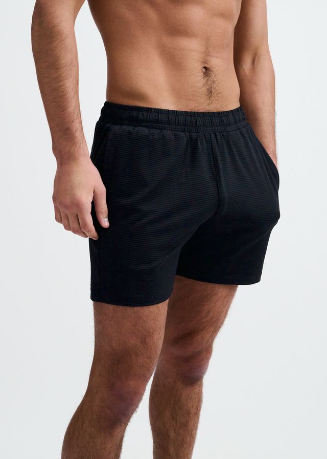 TEXTURED MESH STRETCH PERFORMANCE SHORTS