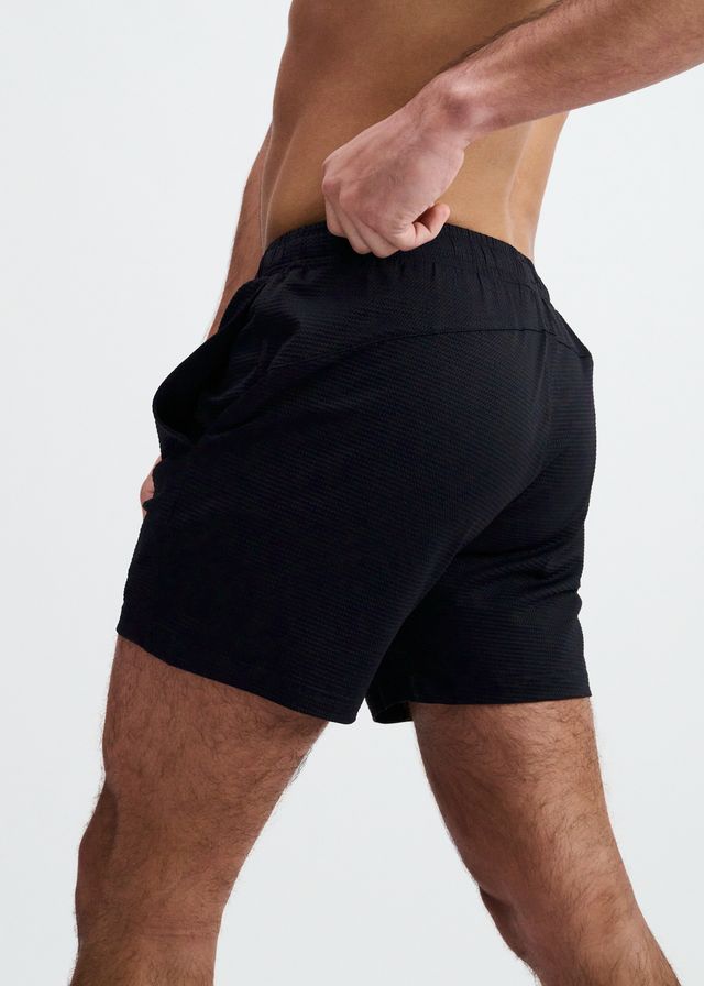 TEXTURED MESH STRETCH PERFORMANCE SHORTS