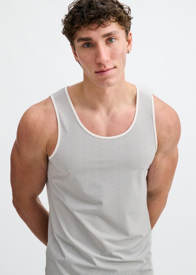 TEXTURED STRETCH MESH PERFORMANCE TANK